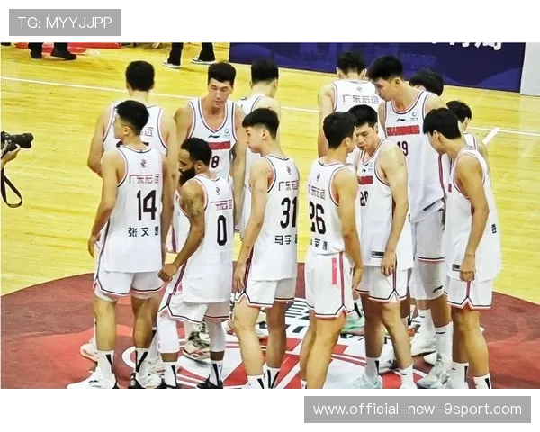 广东宏远继续高歌猛进，争夺冠军席位！，广东宏远冠军照